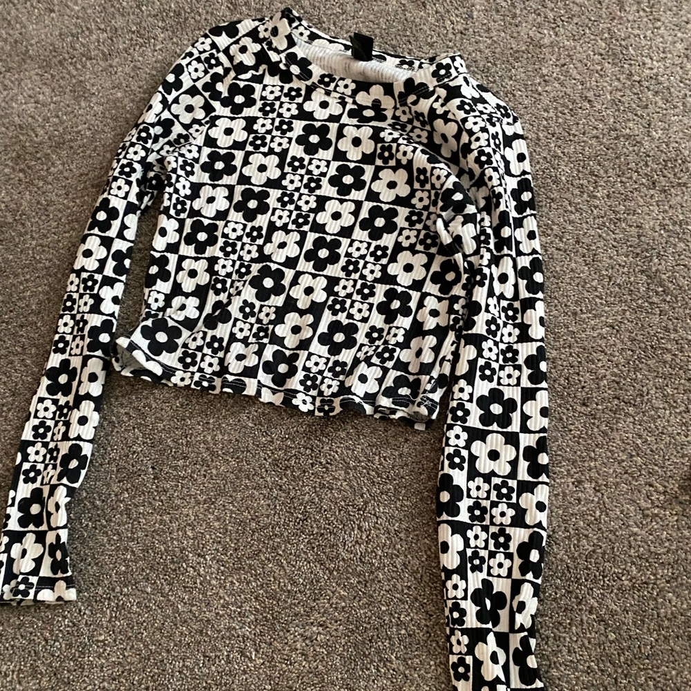 Graphic long sleeve tee, flower design